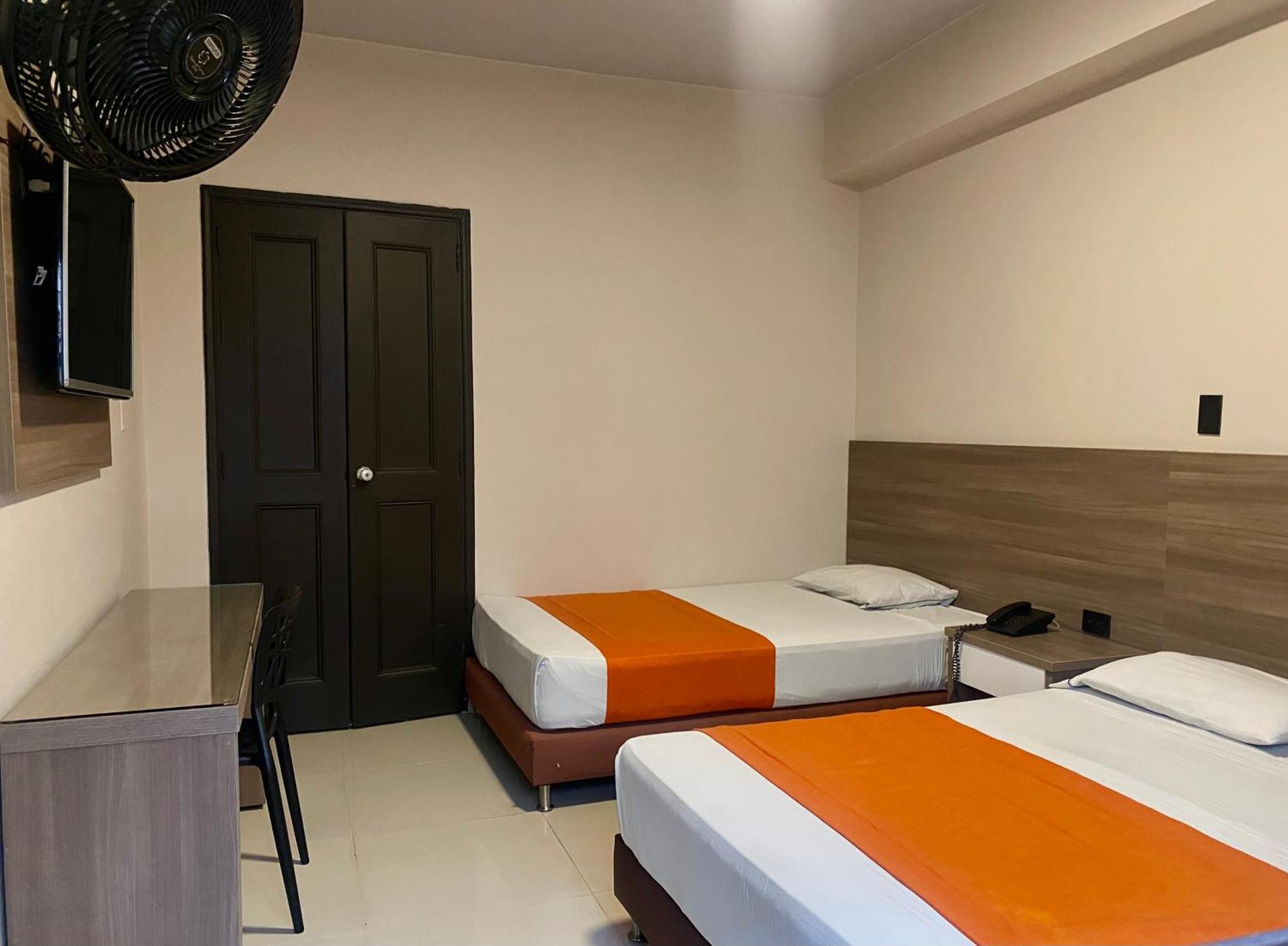 Hotel Latino מדיין מראה חיצוני תמונה